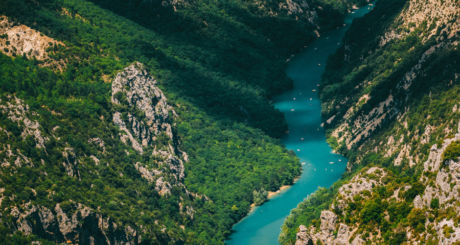 Les meilleures sorties en lac et rivière à faire en semi-rigide en France